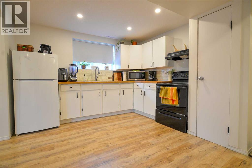 Single Family House Bi-level for Sale in  Centre Street NE Beddington Heights Calgary 