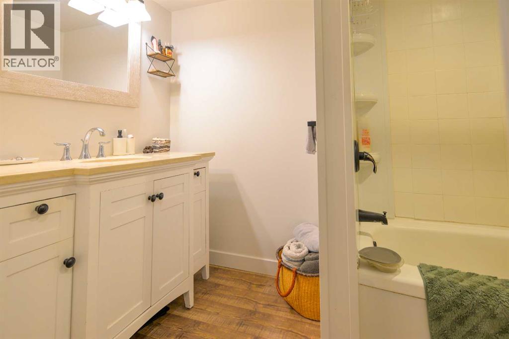 Single Family House Bi-level for Sale in  Centre Street NE Beddington Heights Calgary 