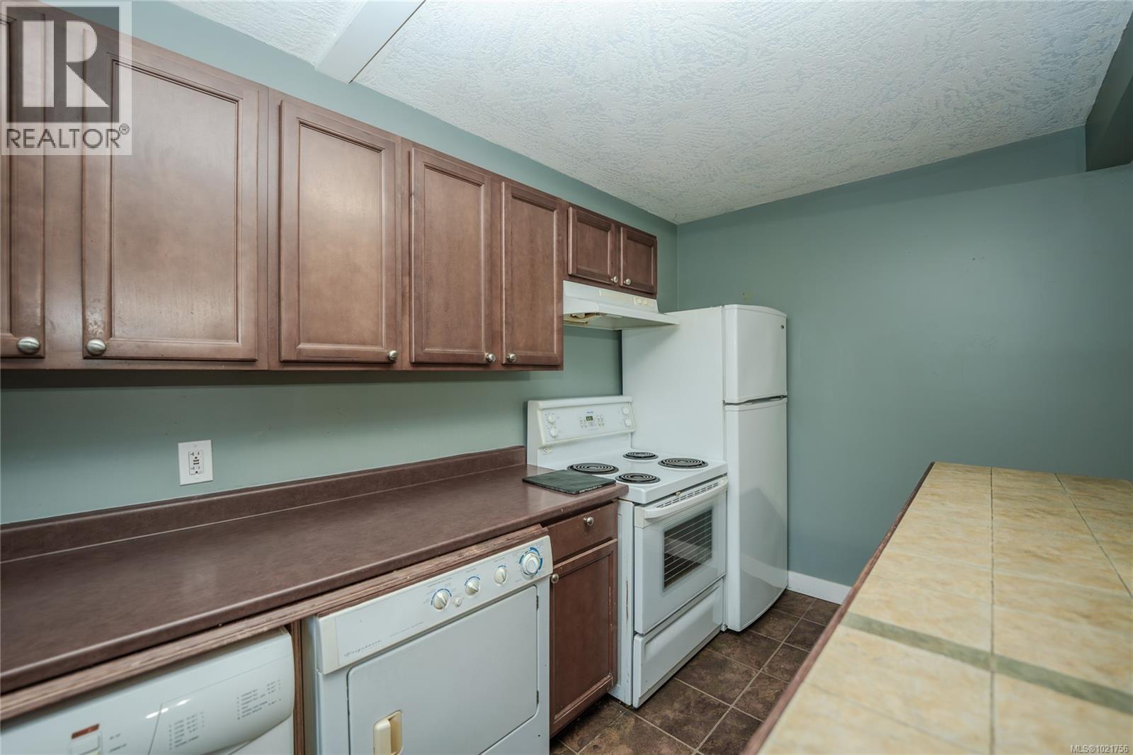 505 Windthrop Rd, Colwood