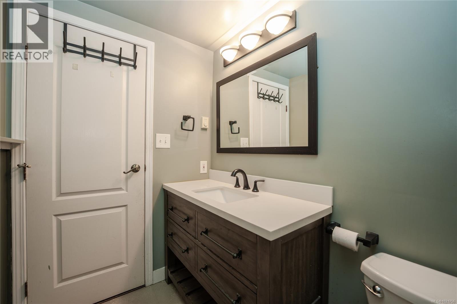 505 Windthrop Rd, Colwood