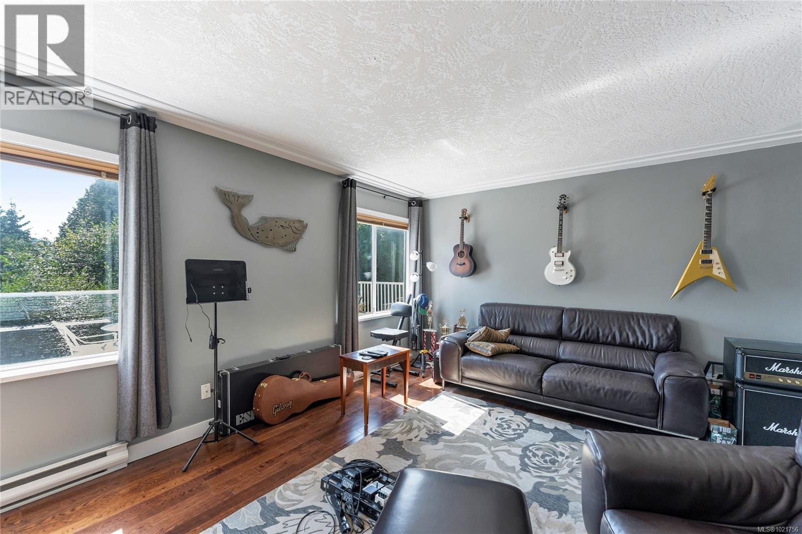 505 Windthrop Rd, Colwood