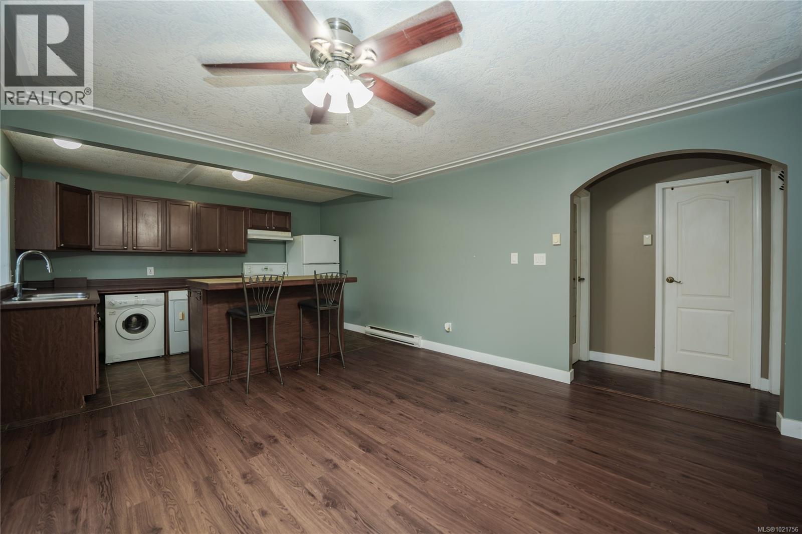 505 Windthrop Rd, Colwood