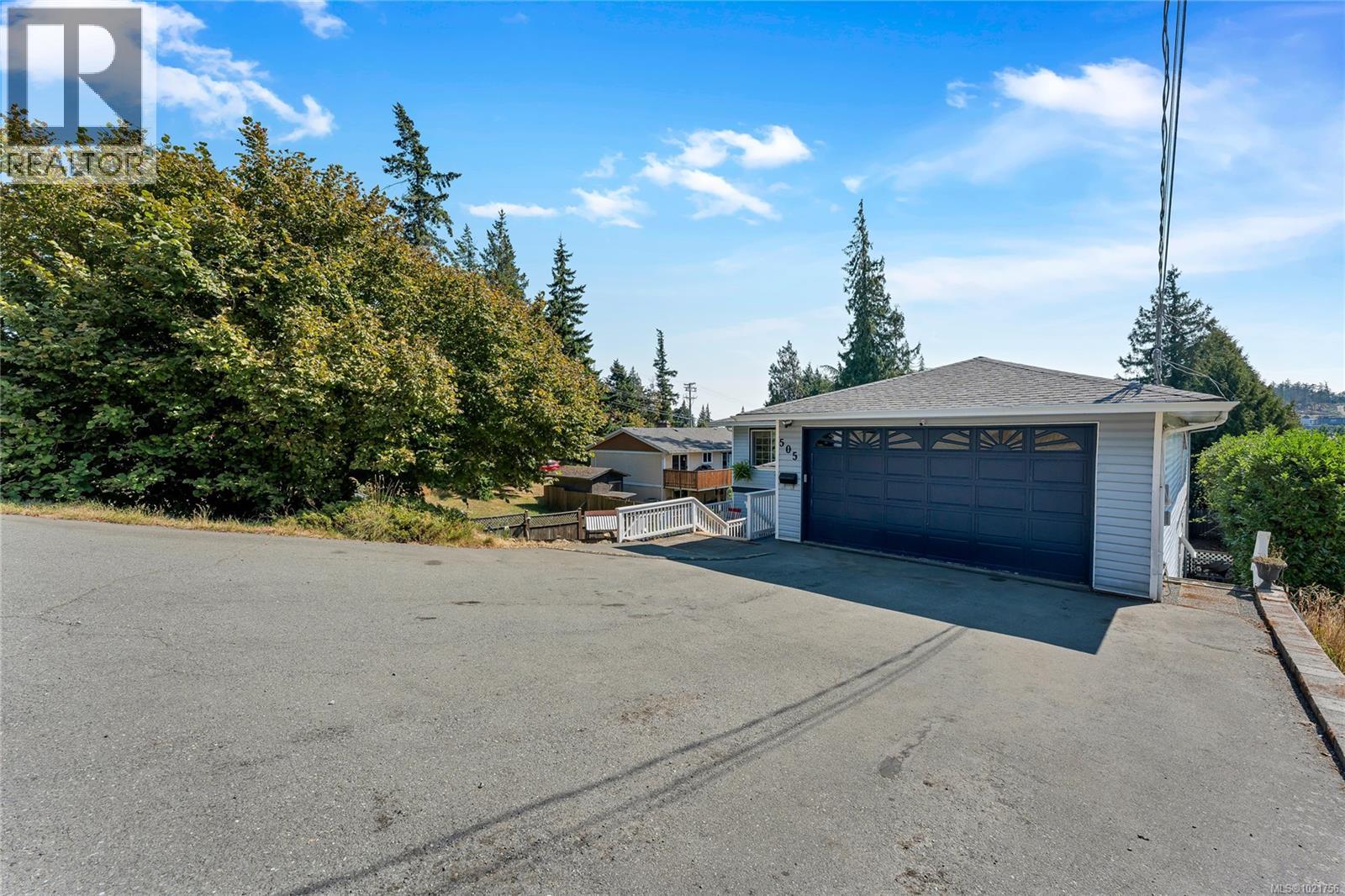 505 Windthrop Rd, Colwood