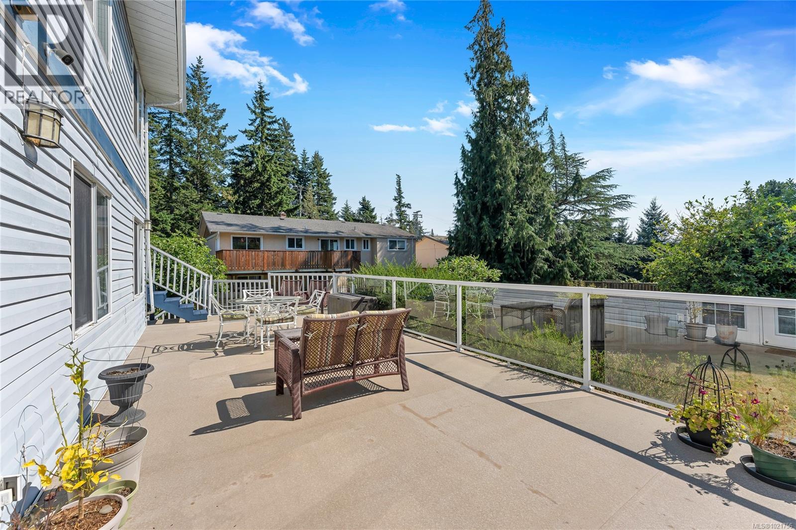 505 Windthrop Rd, Colwood
