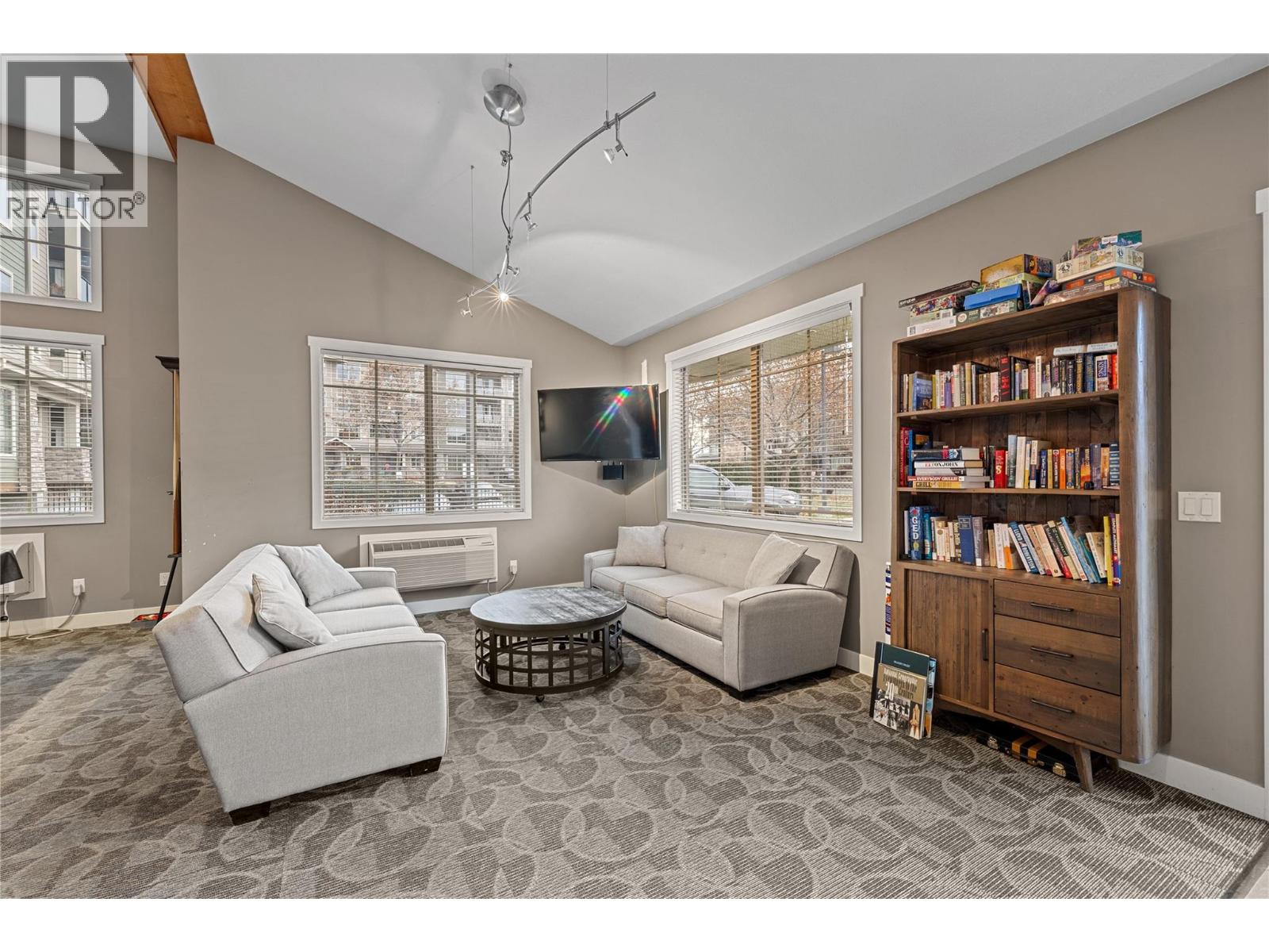 305 3735 Casorso Road, Kelowna