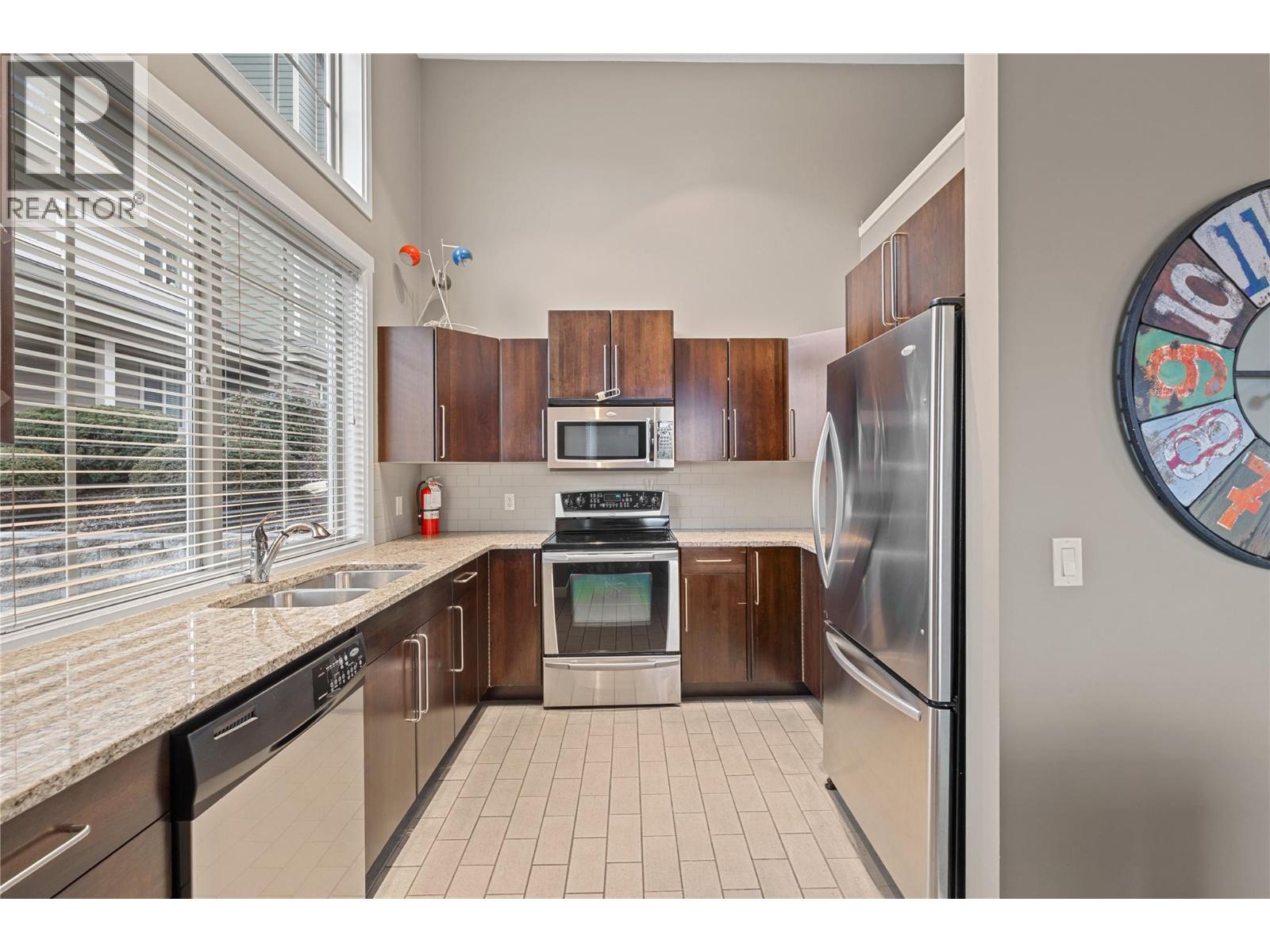 305 3735 Casorso Road, Kelowna