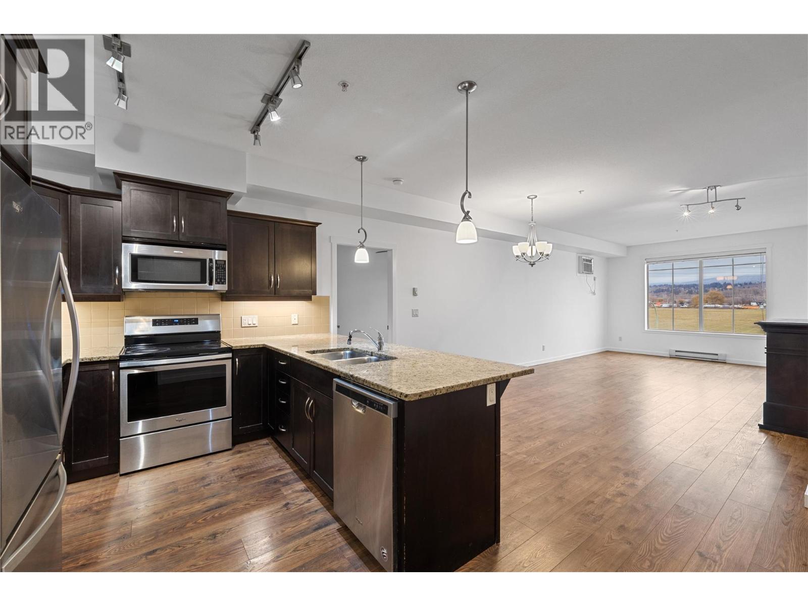 305 3735 Casorso Road, Kelowna