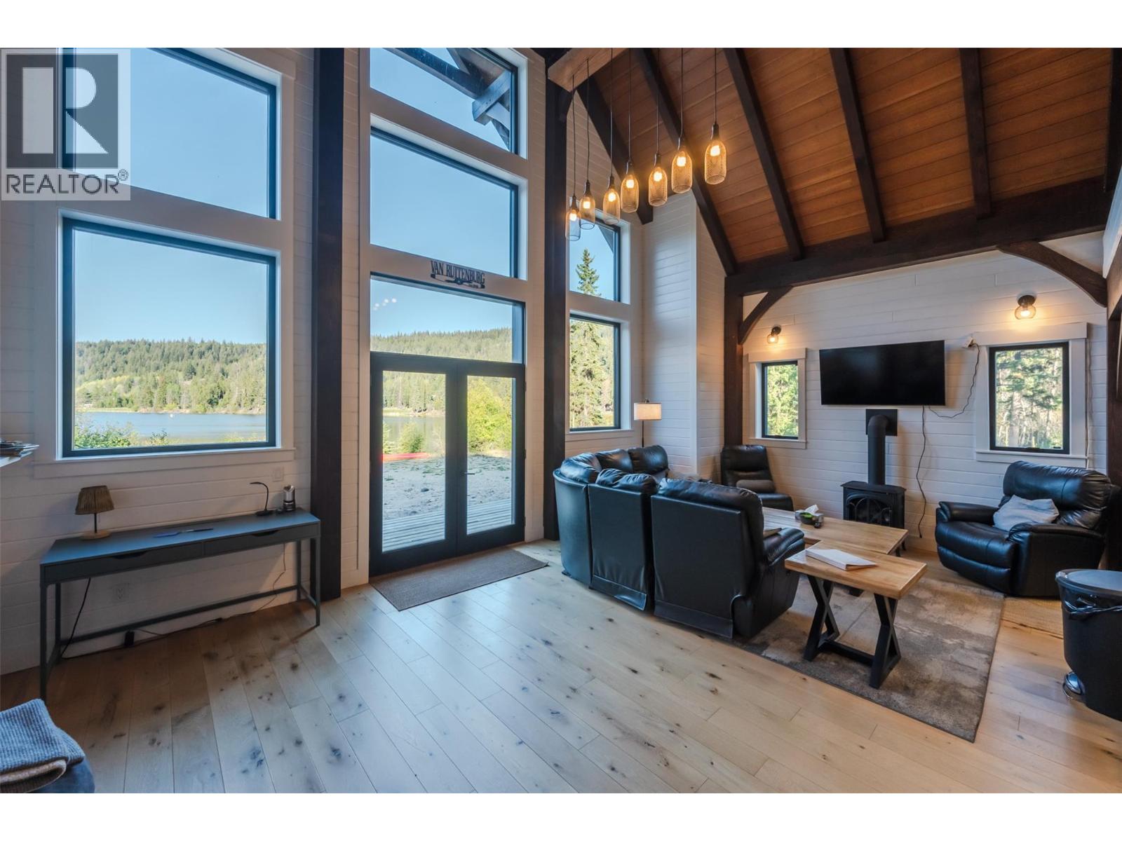 3593 Princeton Summerland Road, Princeton