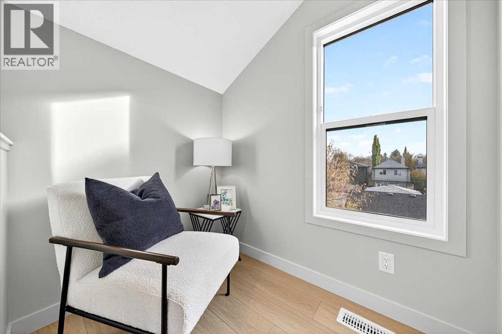 Single Family House for Sale in   Avenue SW Windsor Park Calgary 