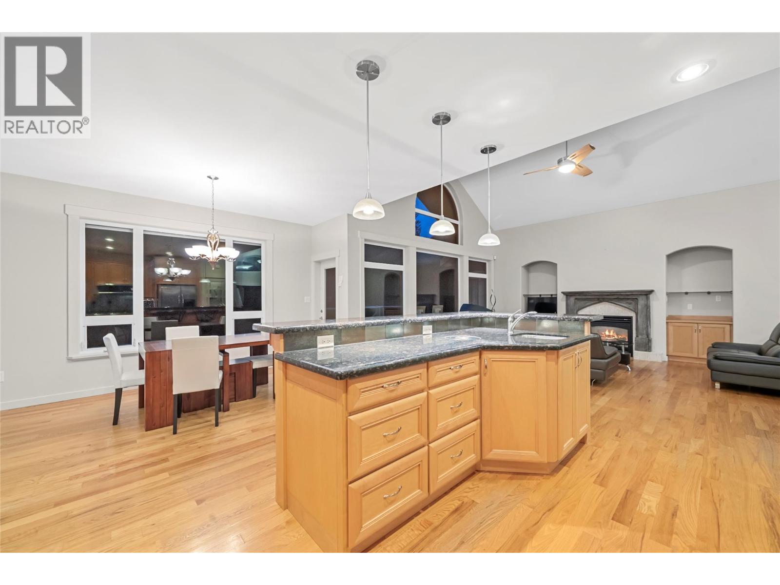 2470 24 Avenue NE, Salmon Arm