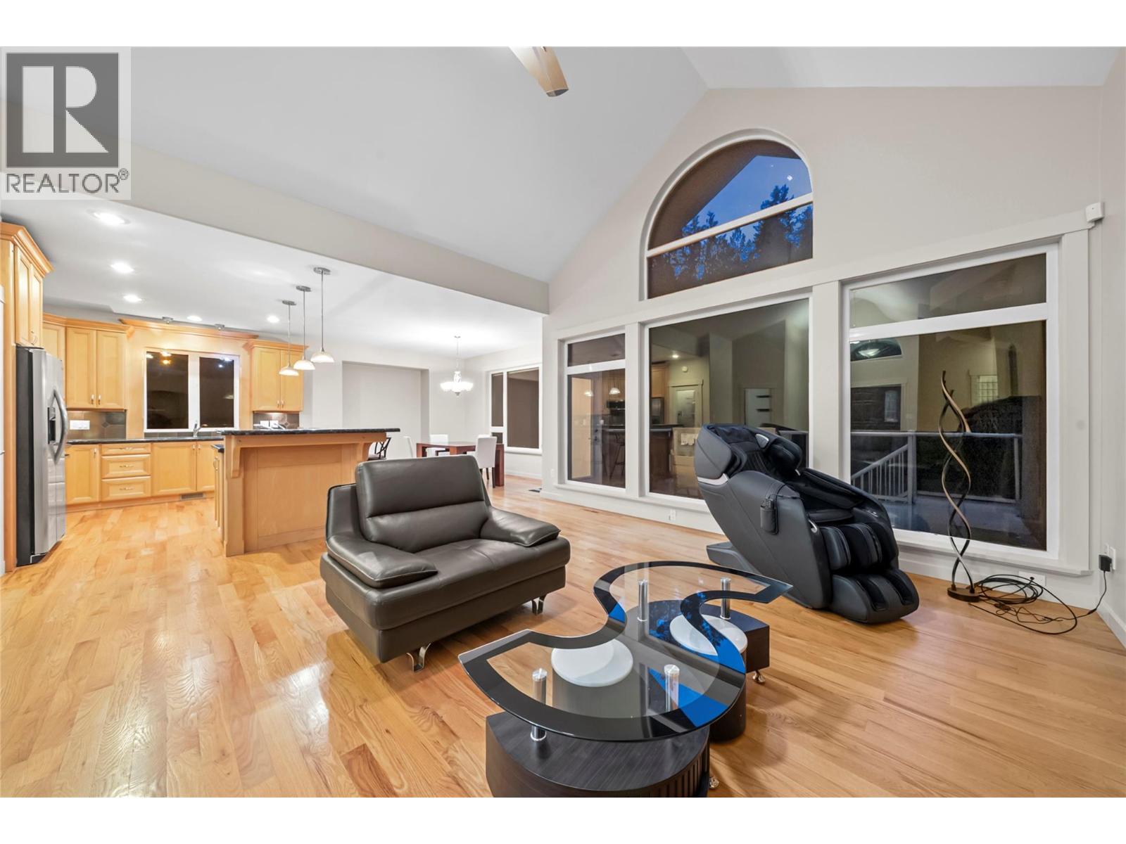 2470 24 Avenue NE, Salmon Arm