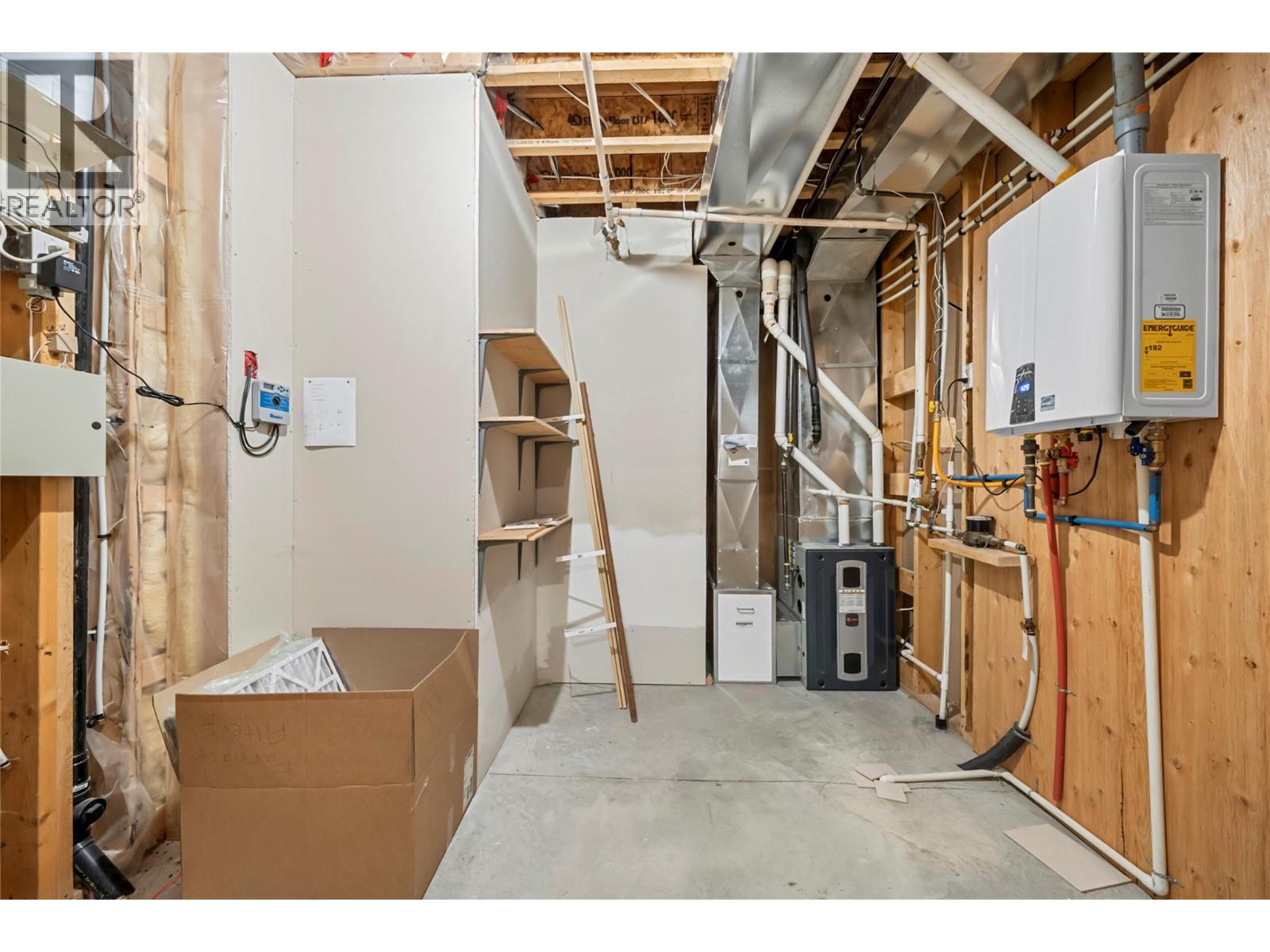 2470 24 Avenue NE, Salmon Arm