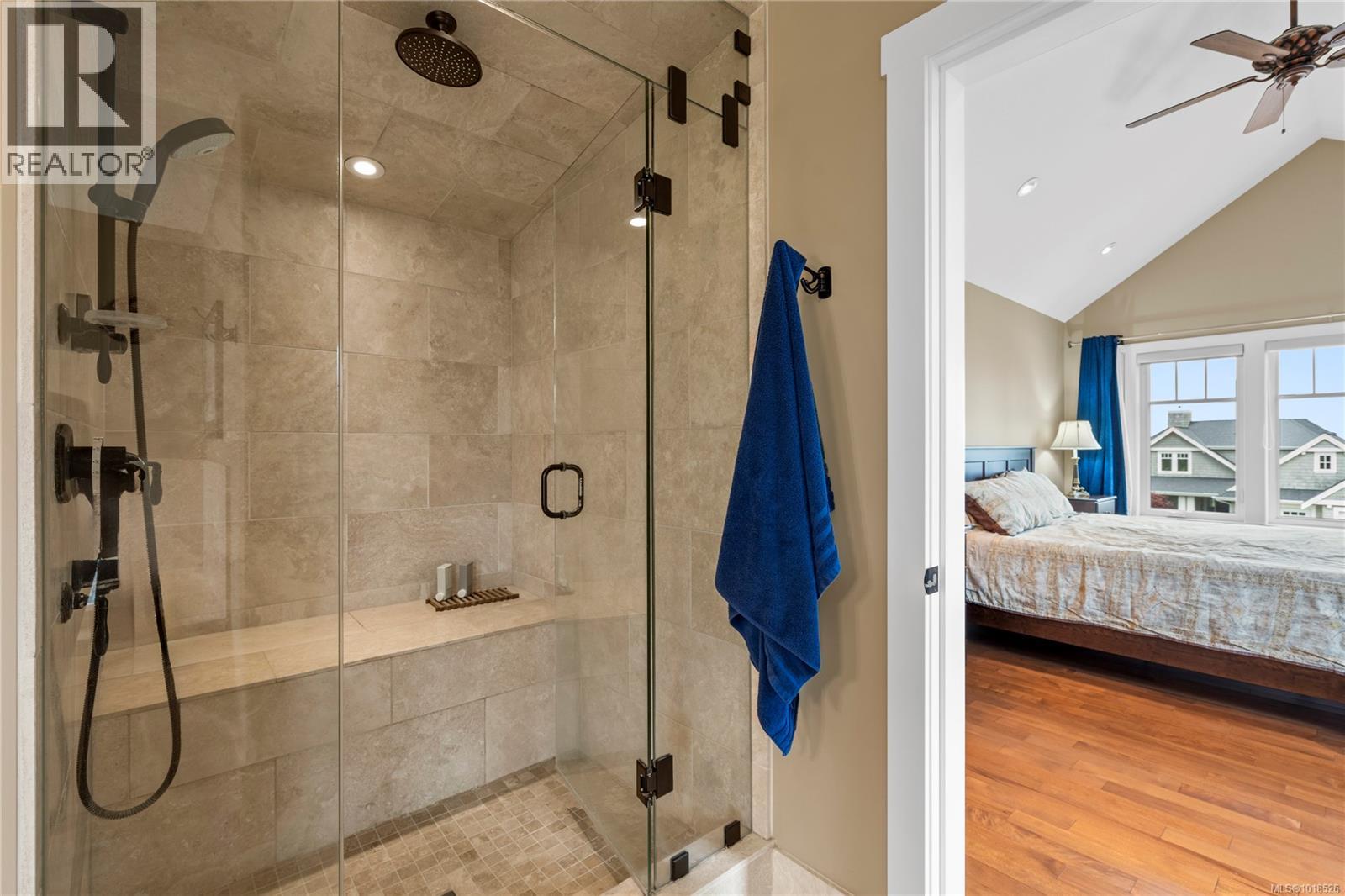 942 Bluffs Dr, Qualicum Beach