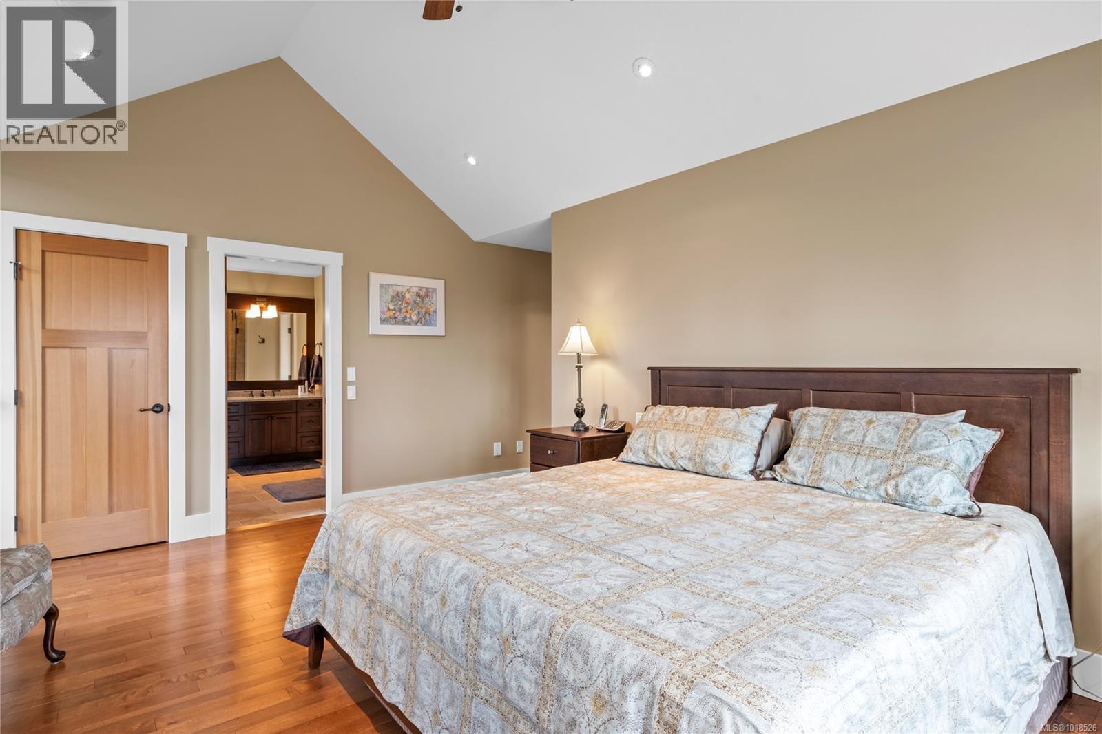 942 Bluffs Dr, Qualicum Beach