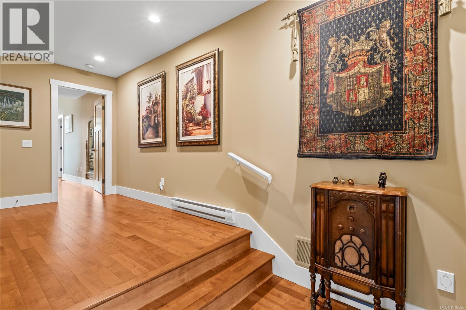 942 Bluffs Dr, Qualicum Beach