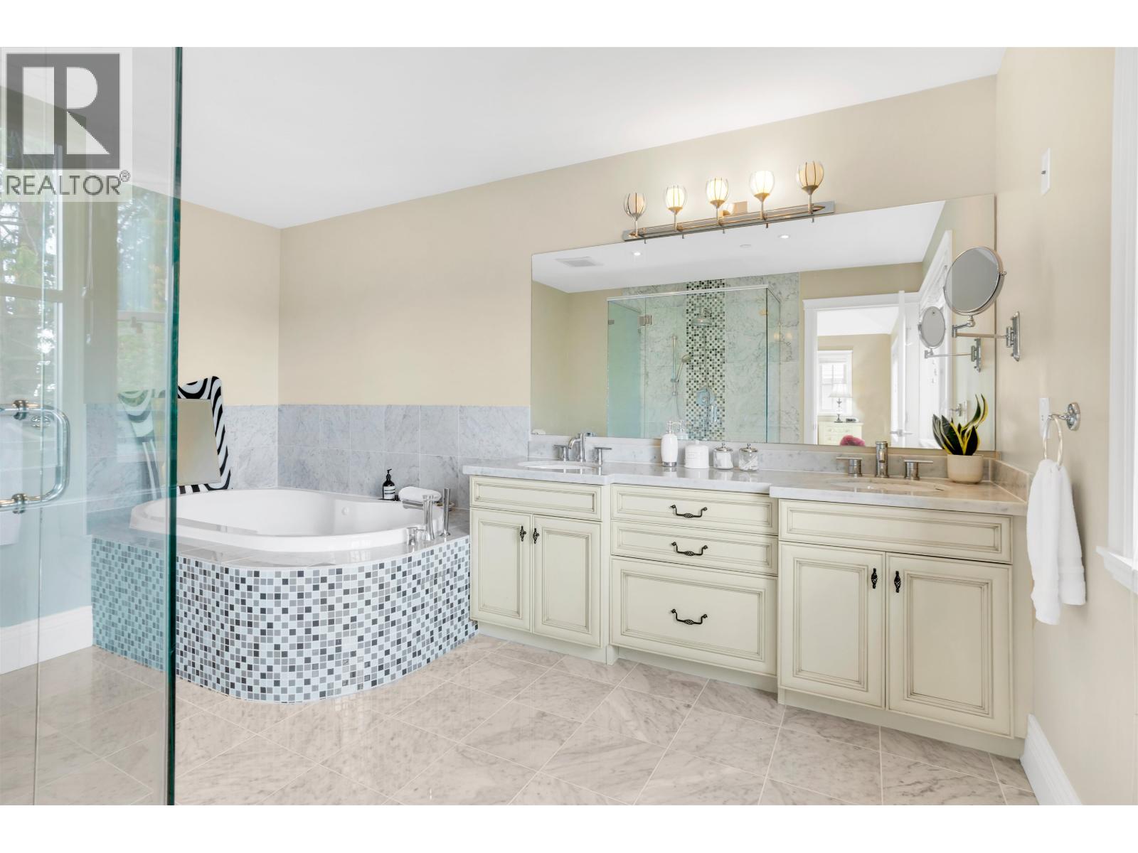 4038 W 33RD AVENUE, Vancouver