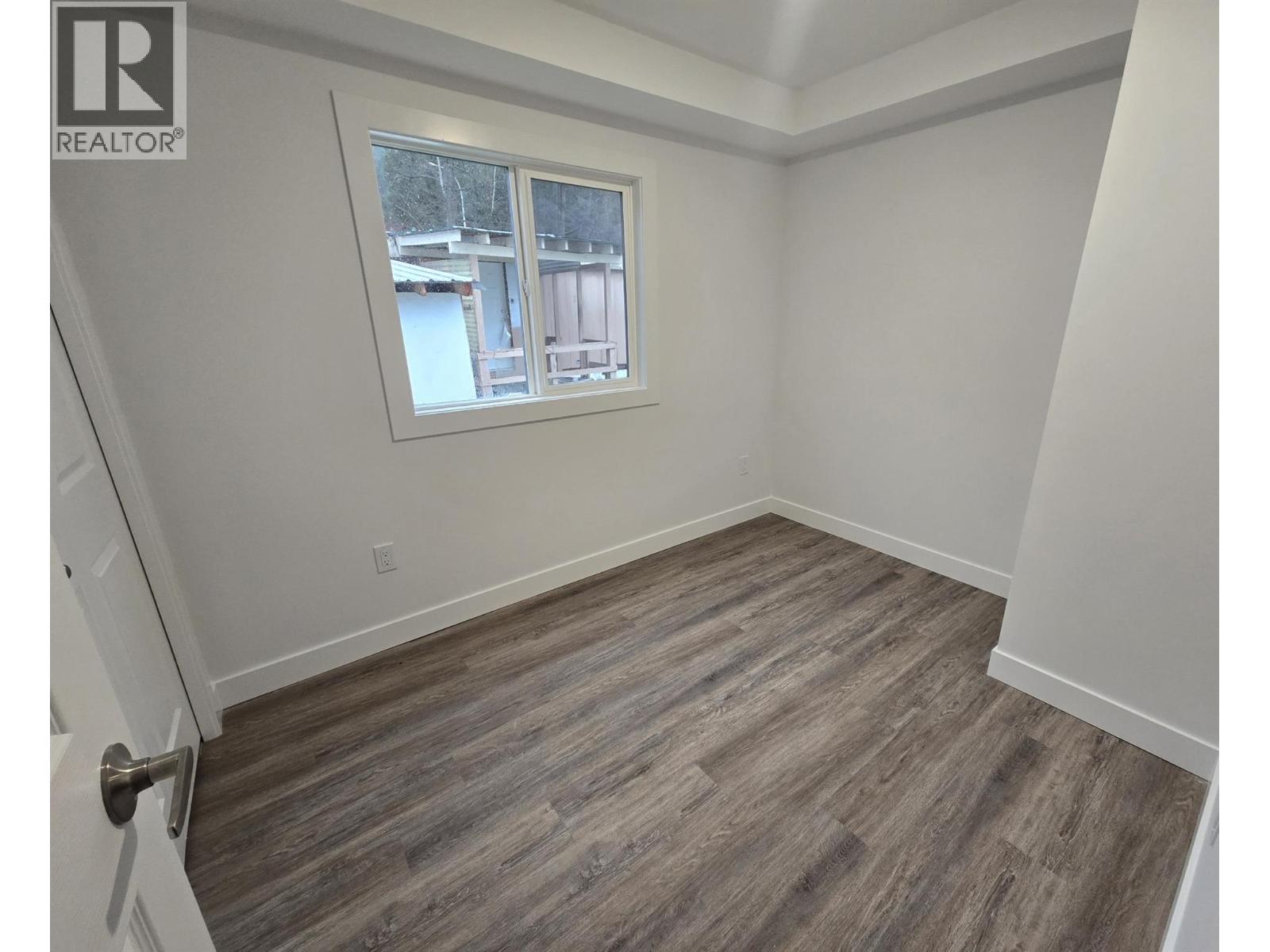 #9 4029 BROADWATER ROAD - 11