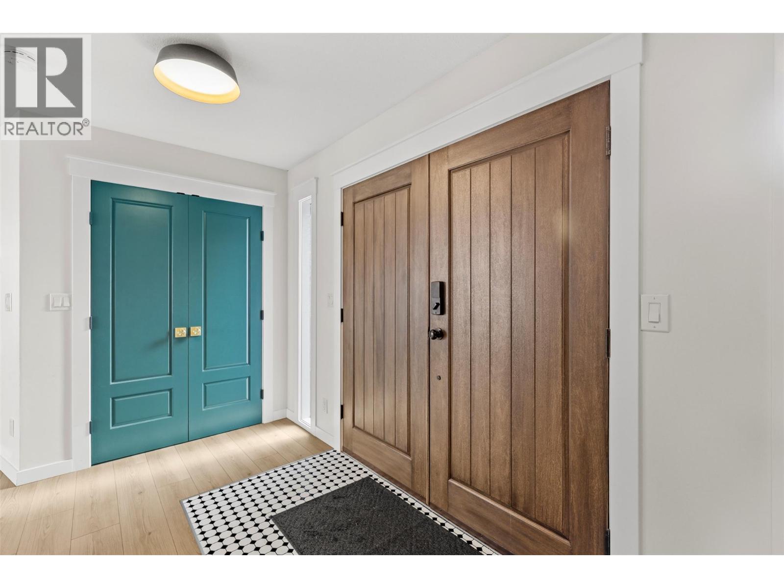 2010 High Country Boulevard, Kamloops