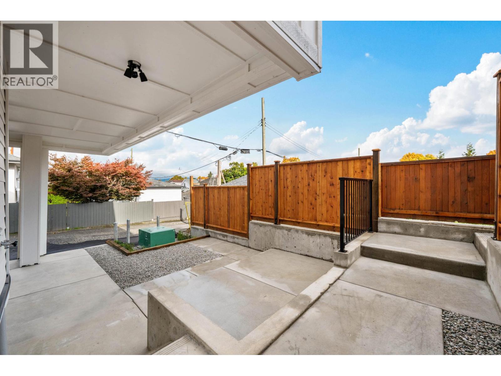 3 3065 CHARLES STREET, Vancouver