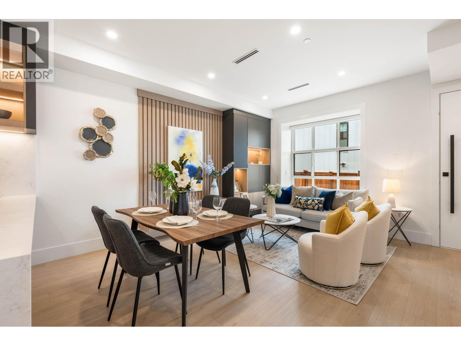 3 3065 CHARLES STREET, Vancouver