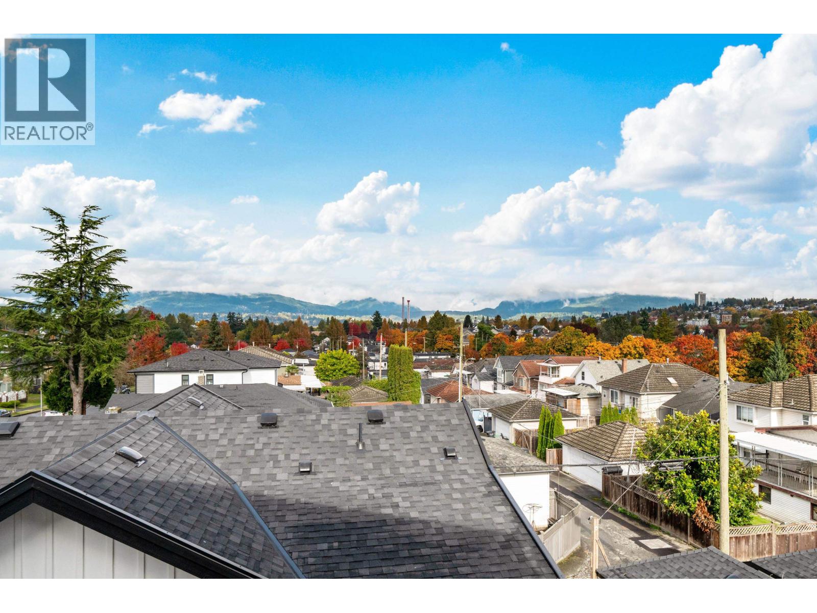 3 3065 CHARLES STREET, Vancouver