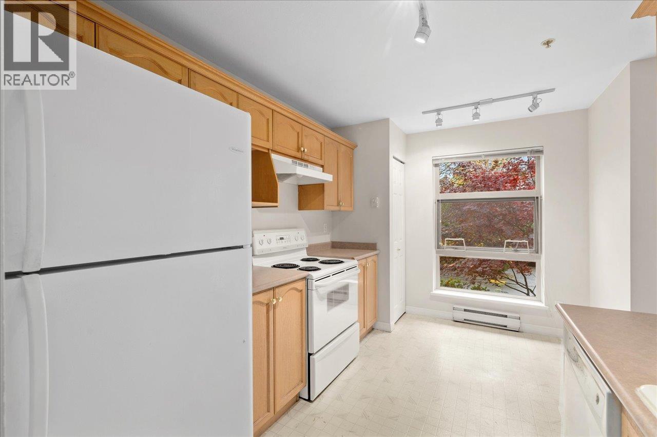 208 301 MAUDE ROAD, Port Moody