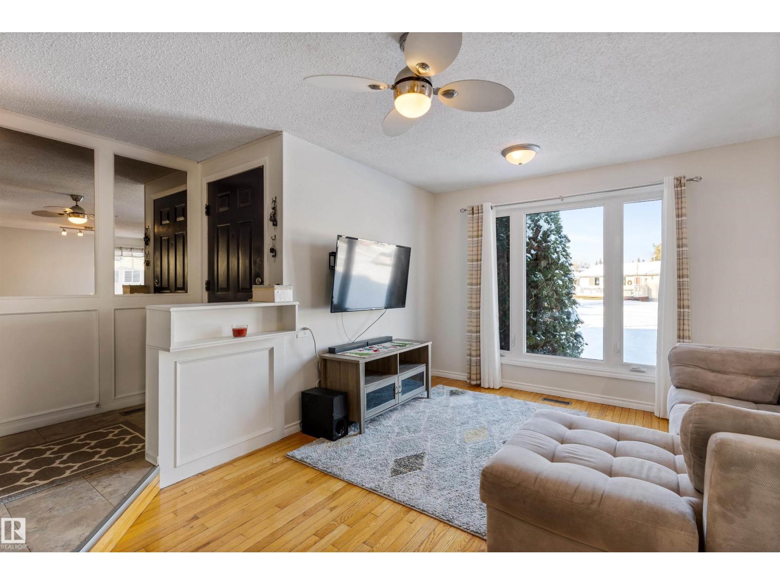 2707 138 AV NW, Edmonton