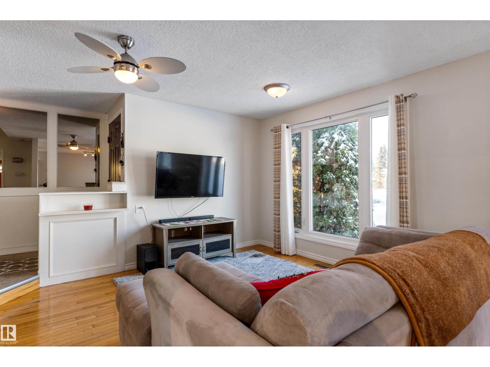 2707 138 AV NW, Edmonton