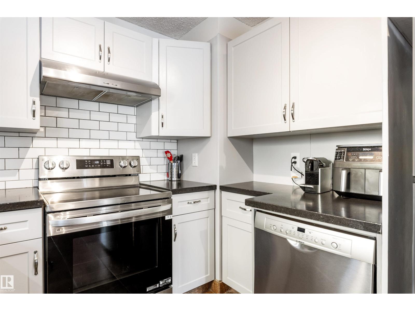 2707 138 AV NW, Edmonton