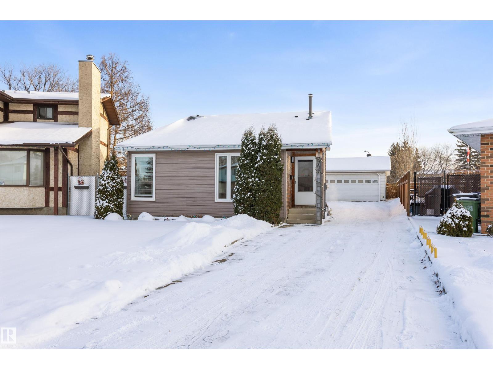 2707 138 AV NW, Edmonton