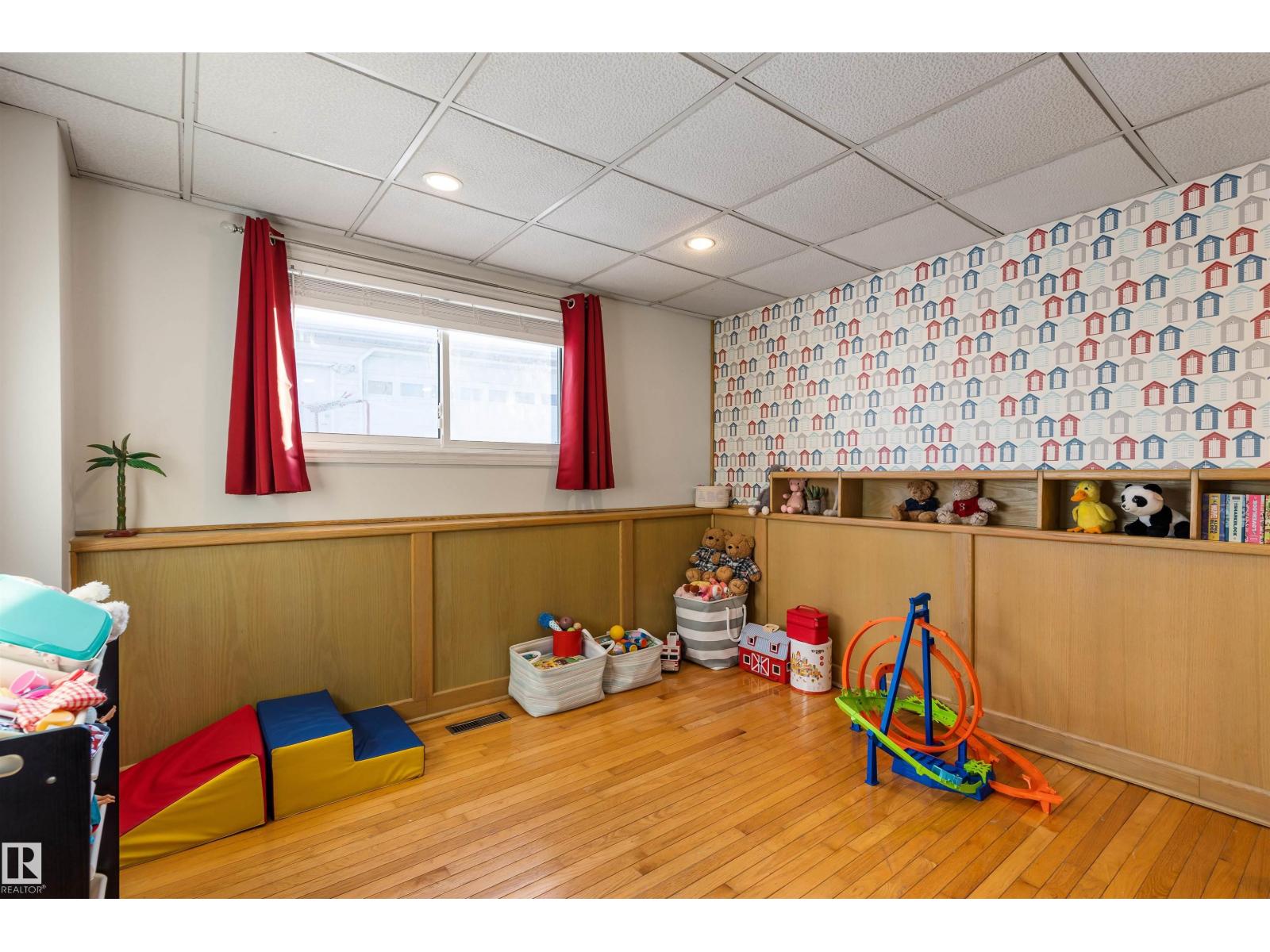 2707 138 AV NW, Edmonton