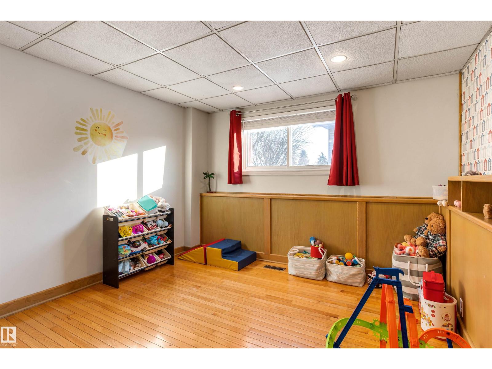 2707 138 AV NW, Edmonton