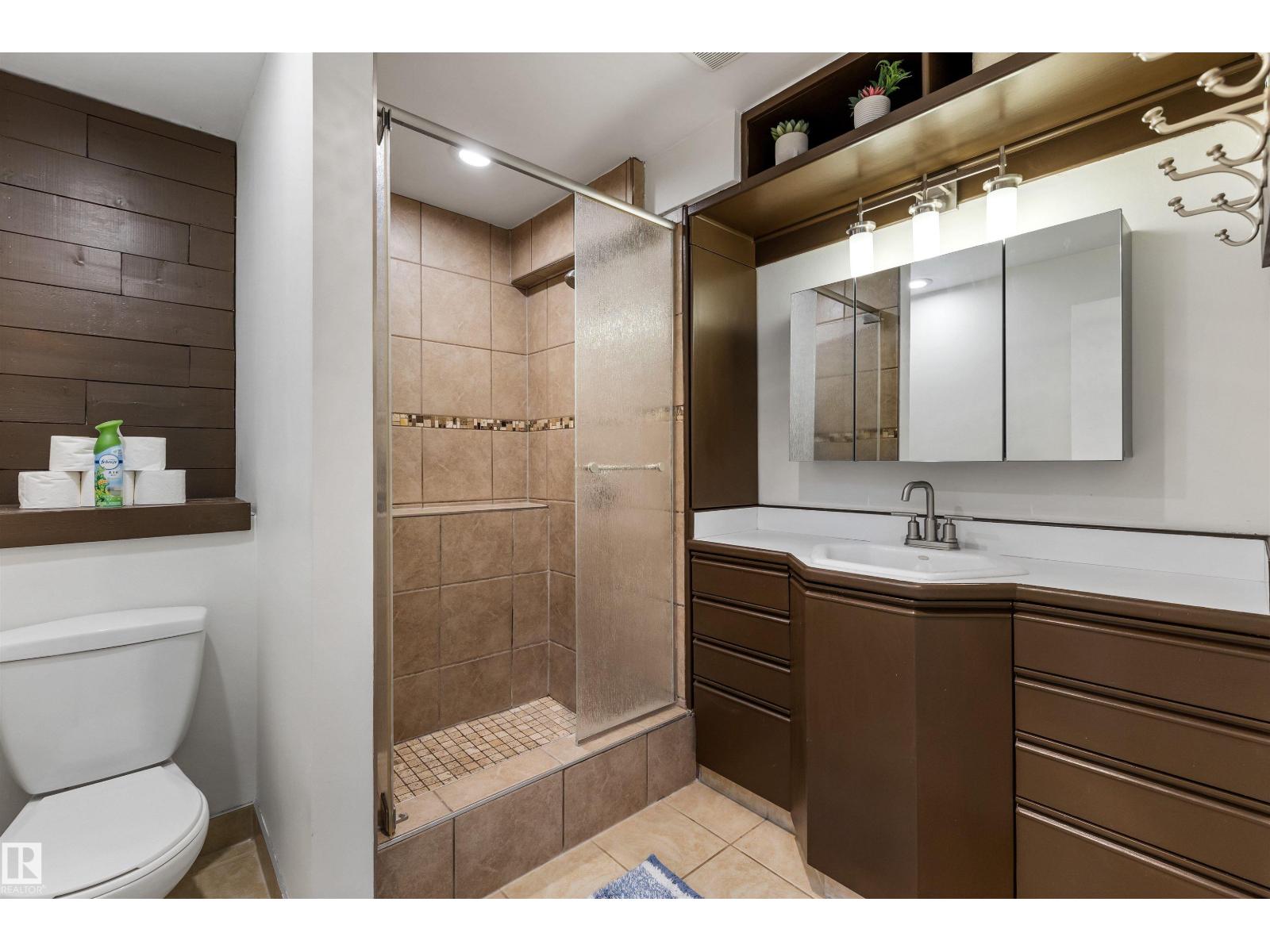 2707 138 AV NW, Edmonton