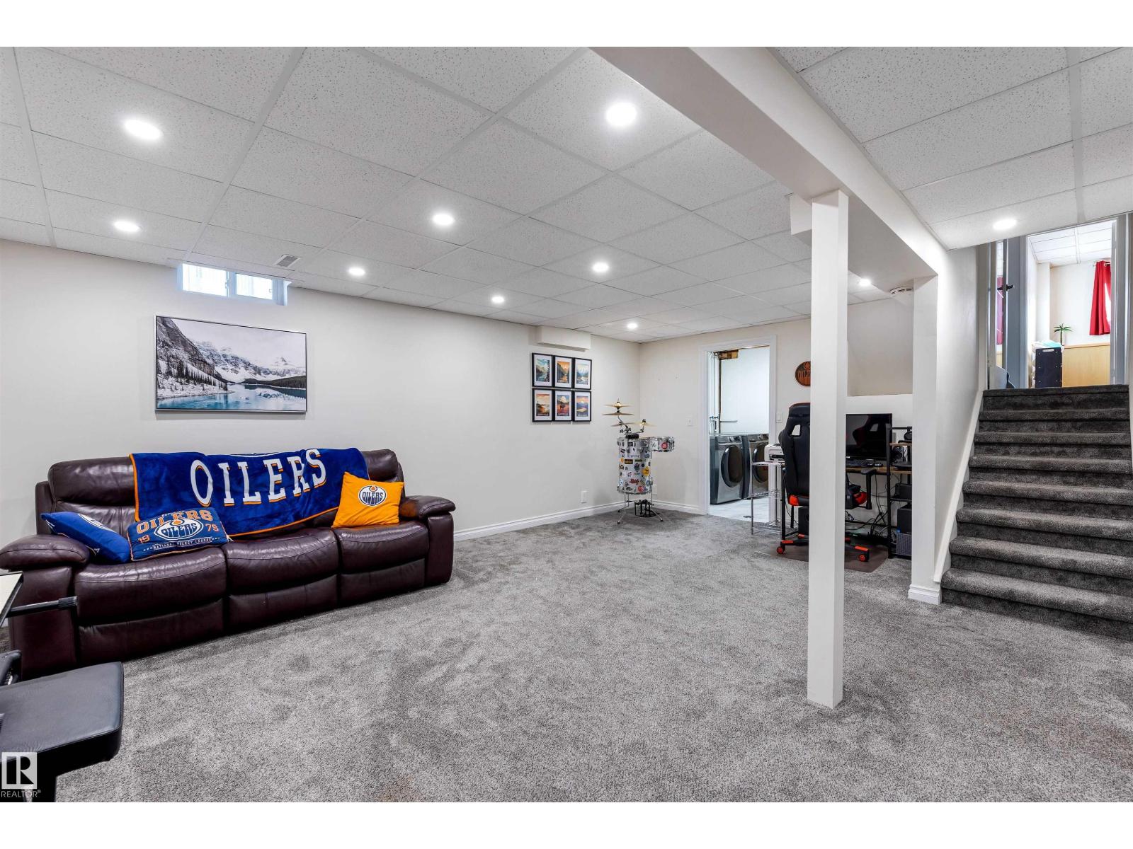 2707 138 AV NW, Edmonton