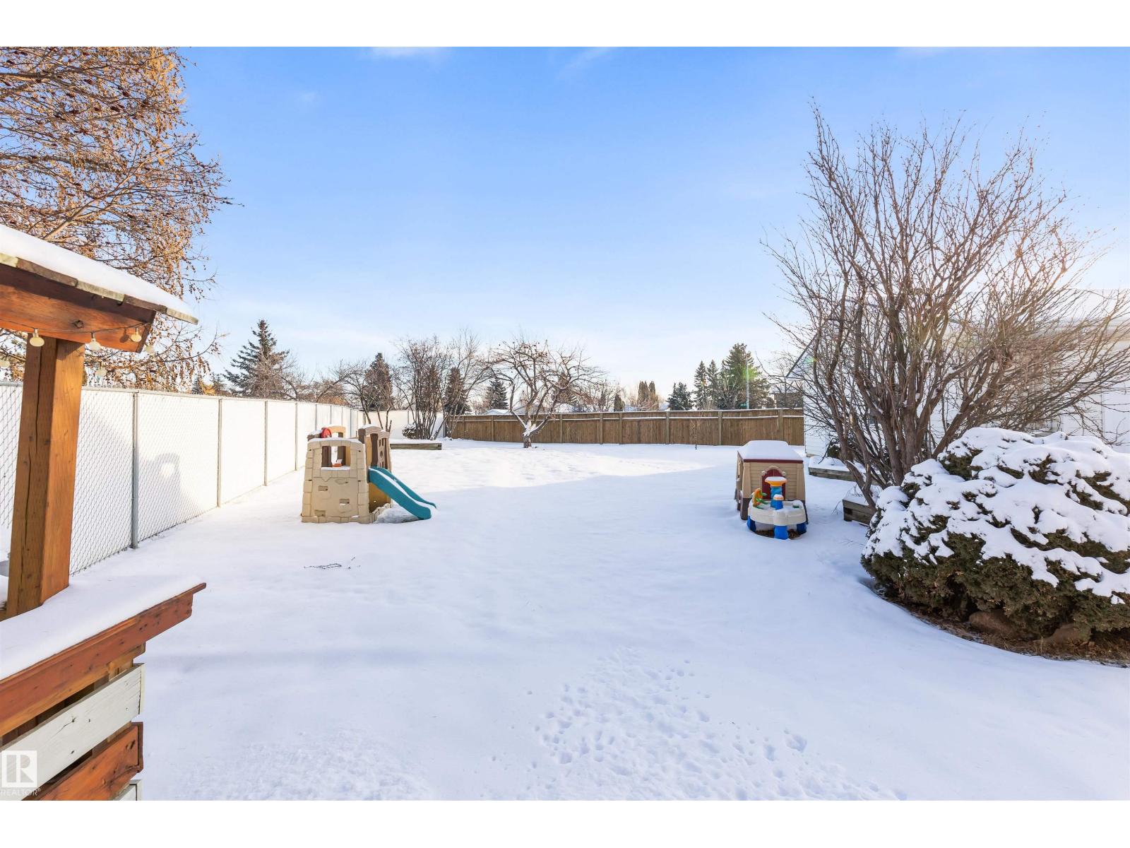 2707 138 AV NW, Edmonton