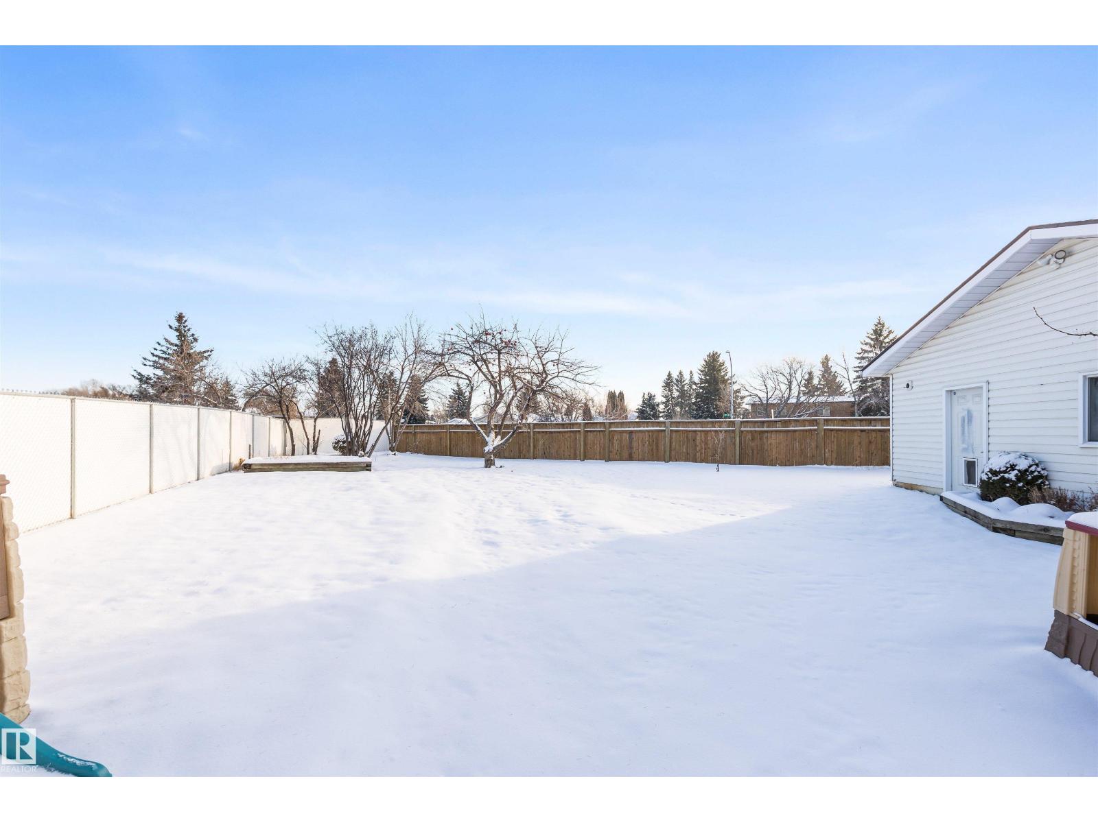 2707 138 AV NW, Edmonton