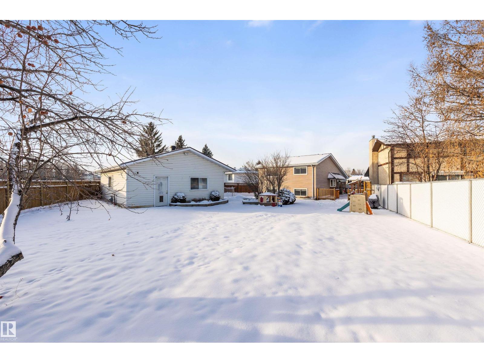 2707 138 AV NW, Edmonton