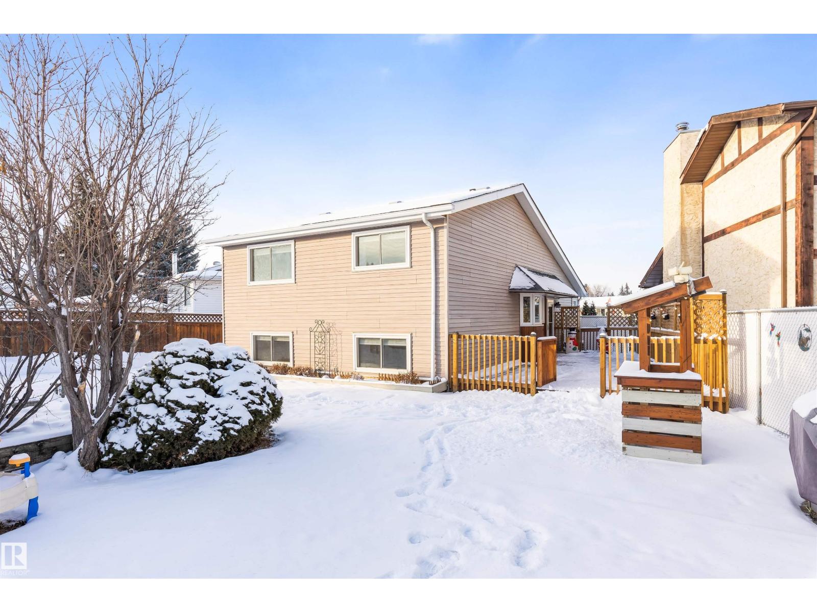 2707 138 AV NW, Edmonton