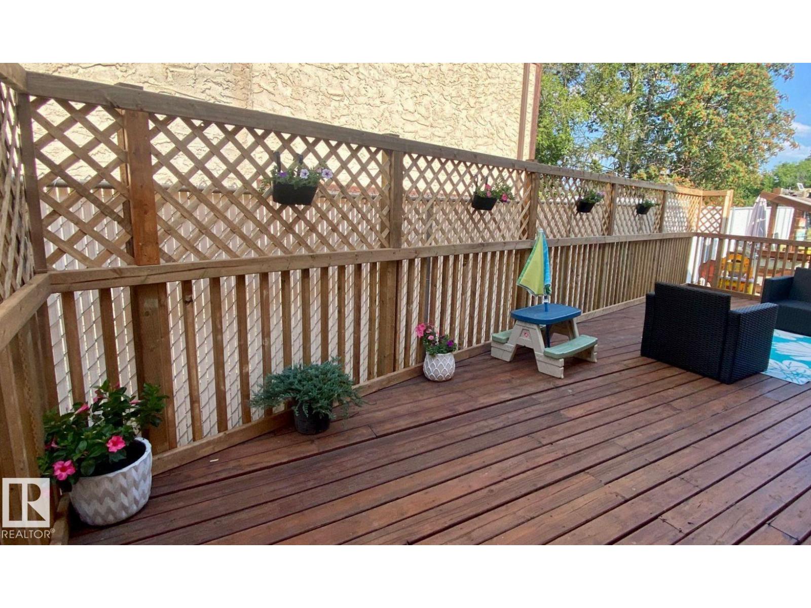 2707 138 AV NW, Edmonton