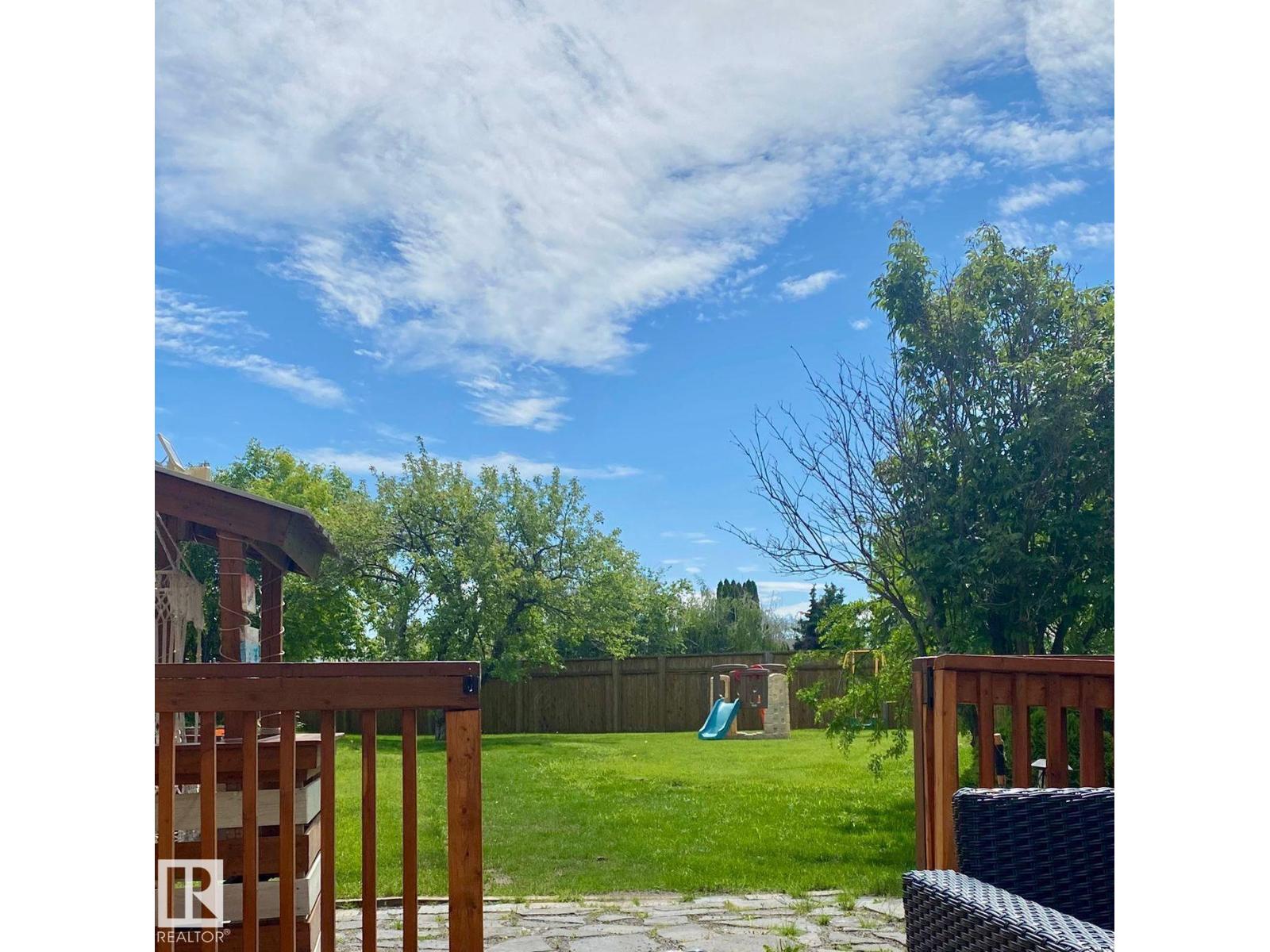 2707 138 AV NW, Edmonton