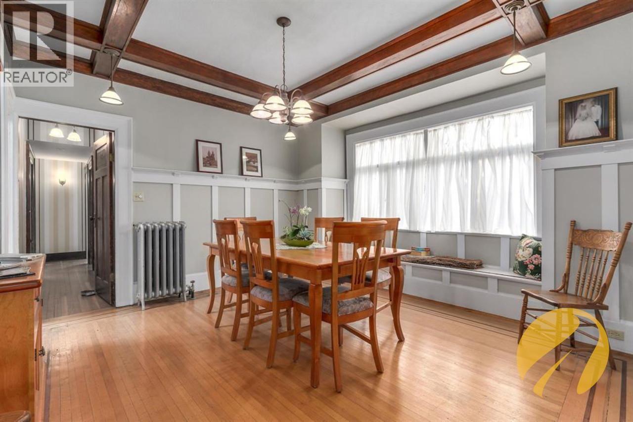 3868 W 10 AVENUE, Vancouver