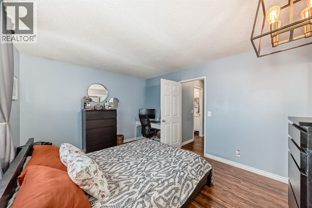 Single Family House for Sale in  Macewan Drive NW MacEwan Glen Calgary 