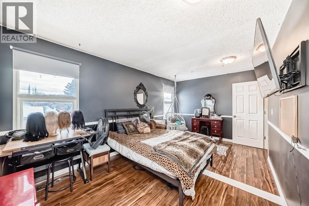 Single Family House for Sale in  Macewan Drive NW MacEwan Glen Calgary 