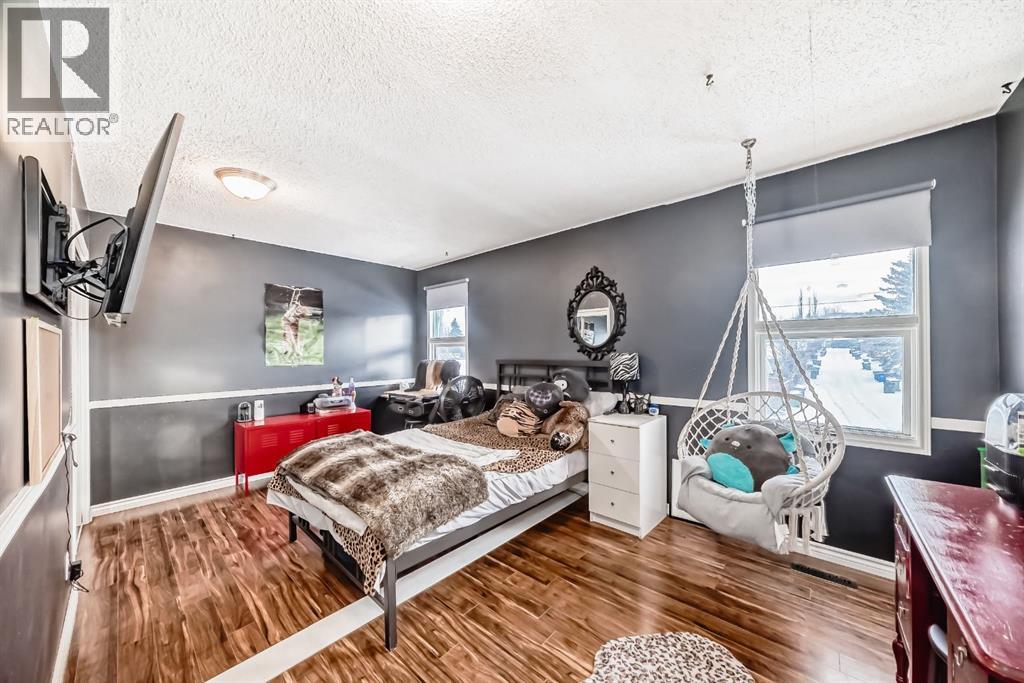 Single Family House for Sale in  Macewan Drive NW MacEwan Glen Calgary 