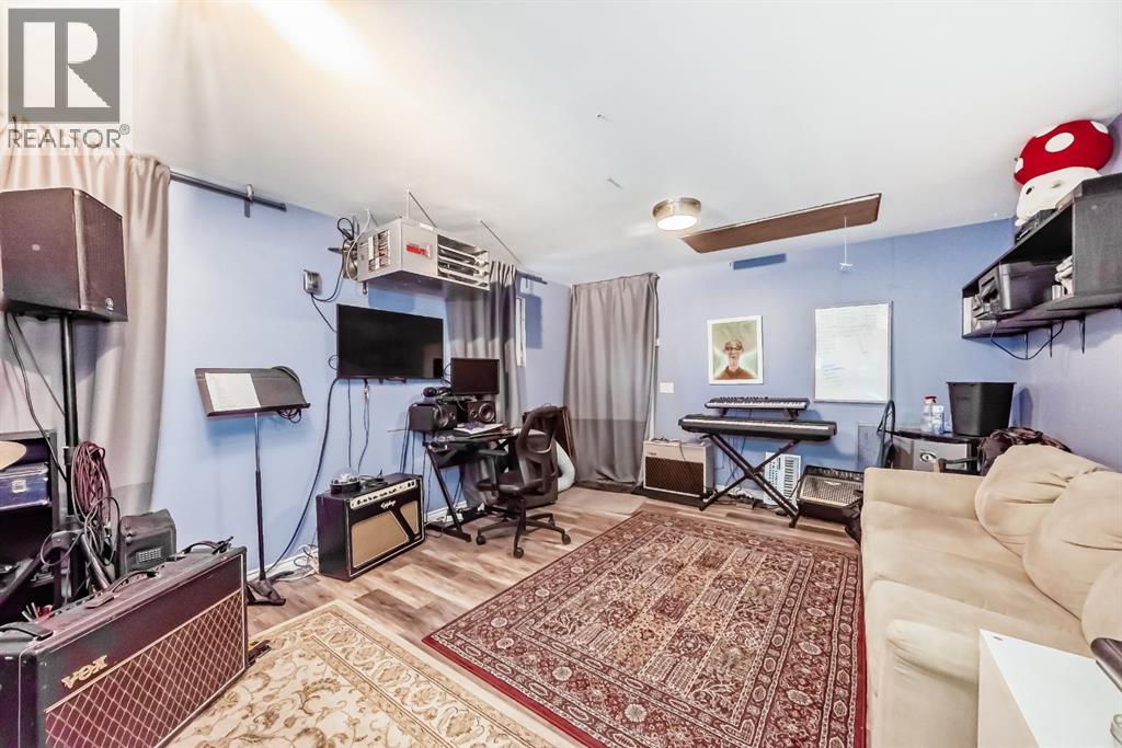 Single Family House for Sale in  Macewan Drive NW MacEwan Glen Calgary 