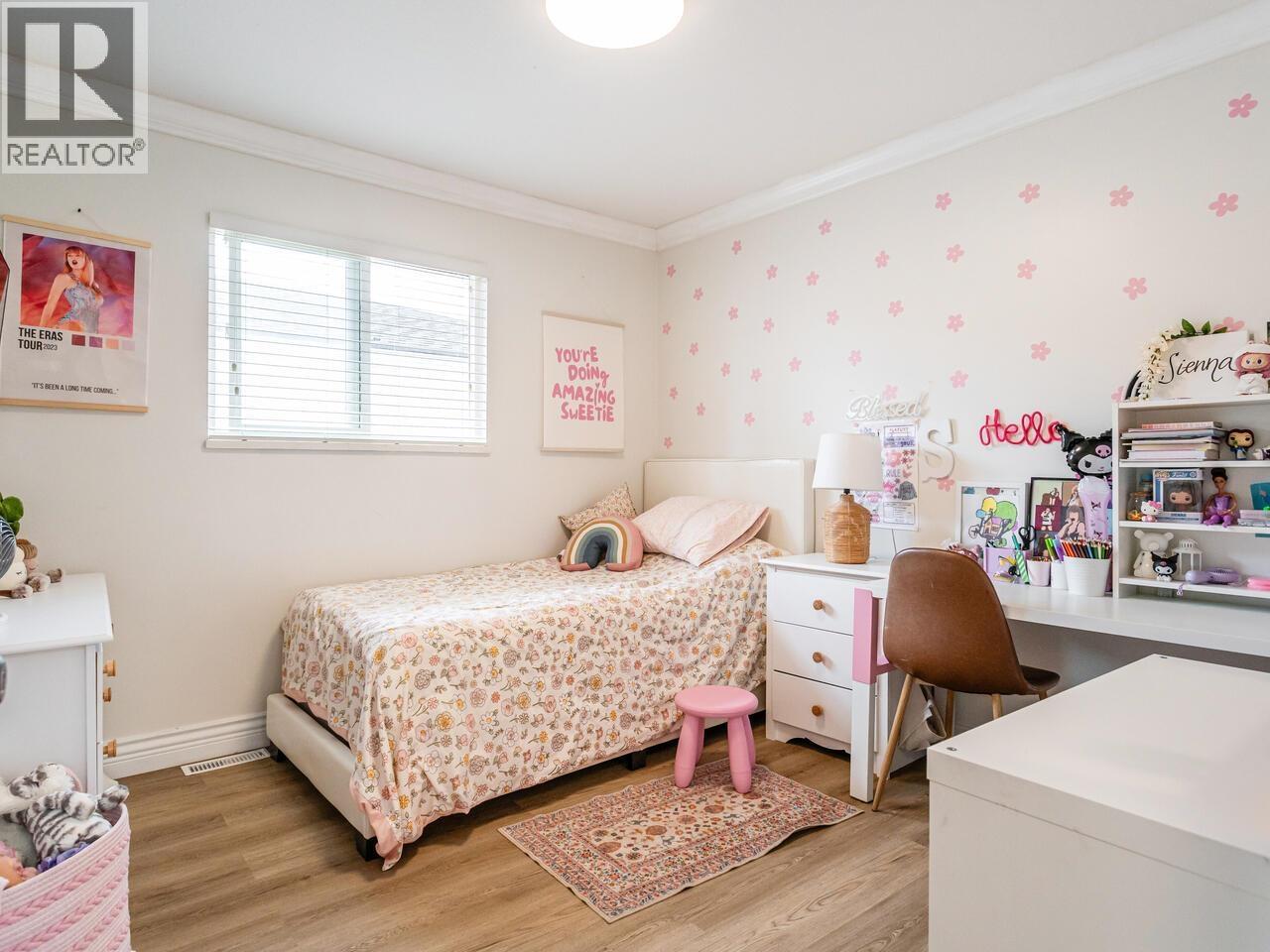 1986 FRASER AVENUE, Port Coquitlam