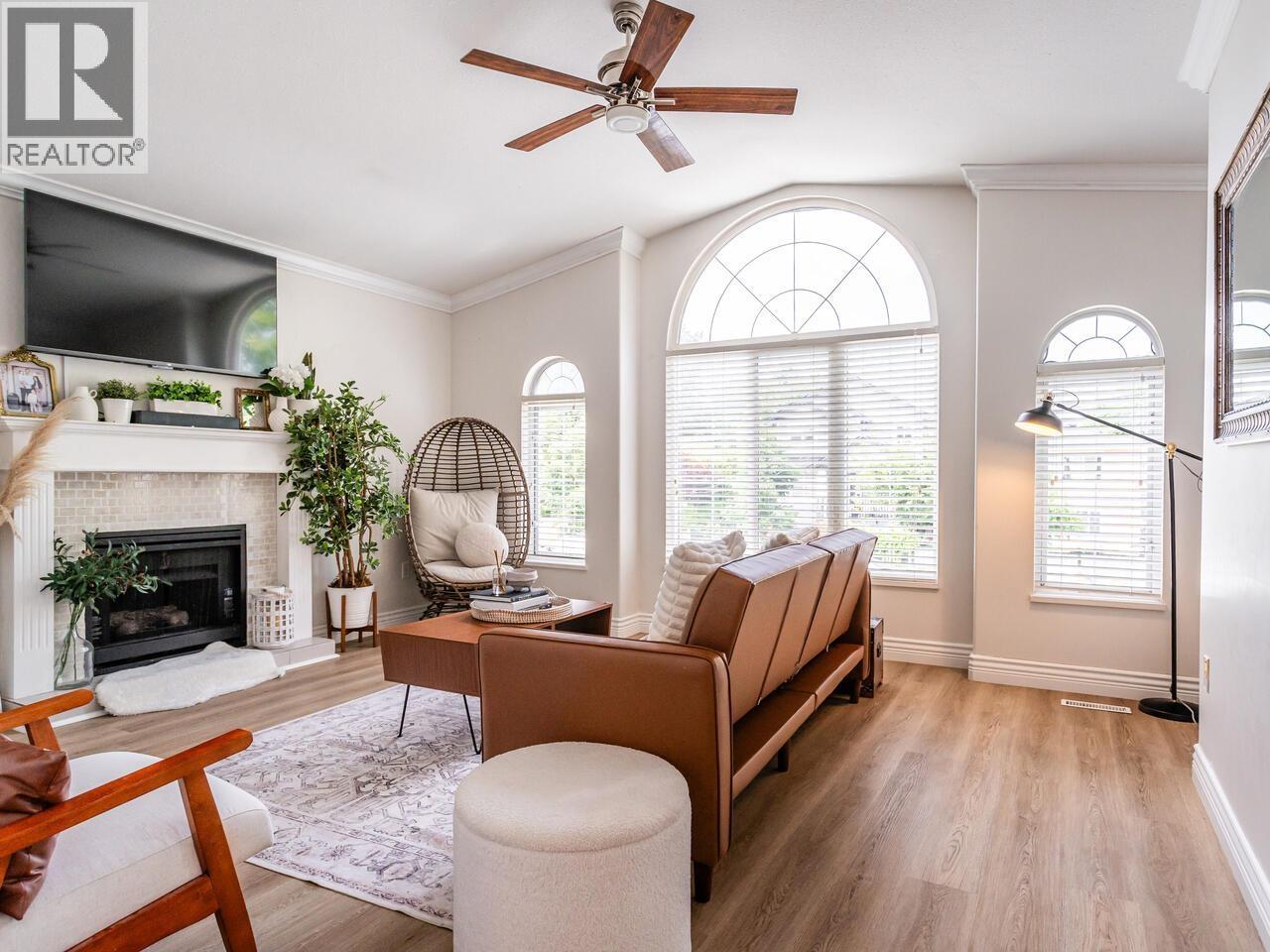 1986 FRASER AVENUE, Port Coquitlam