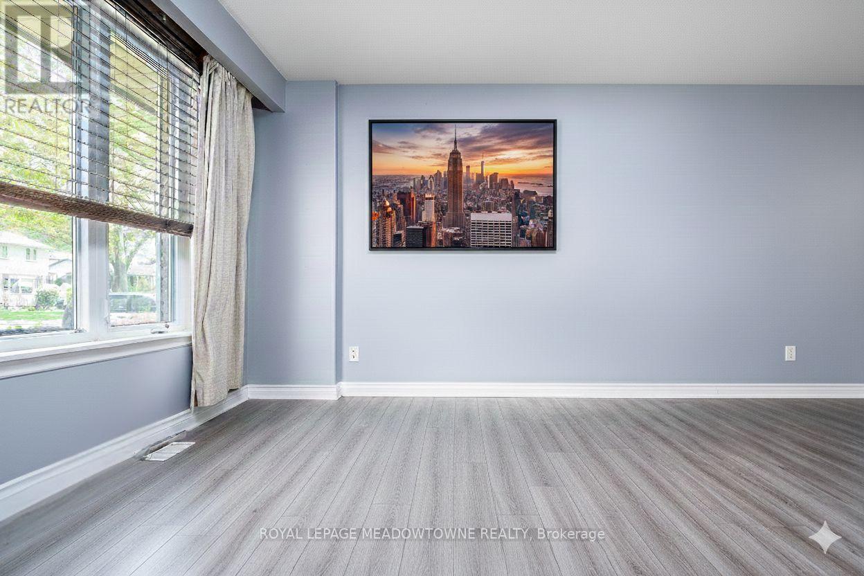 MAIN - 15 LAFAYETTE DRIVE - Photo 2 of 9, St. Catharines (Lakeport), Ontario