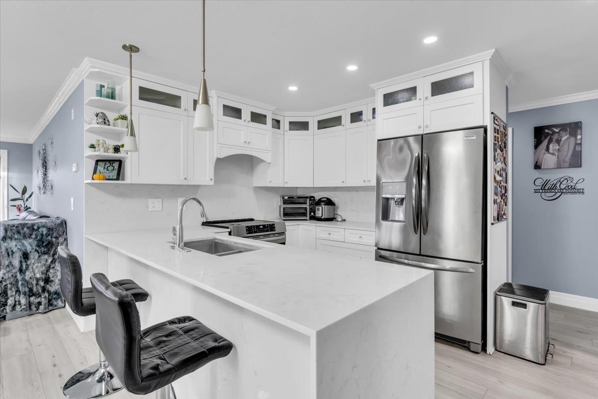 103 45753 STEVENSON ROAD, Sardis East Vedder, Chilliwack