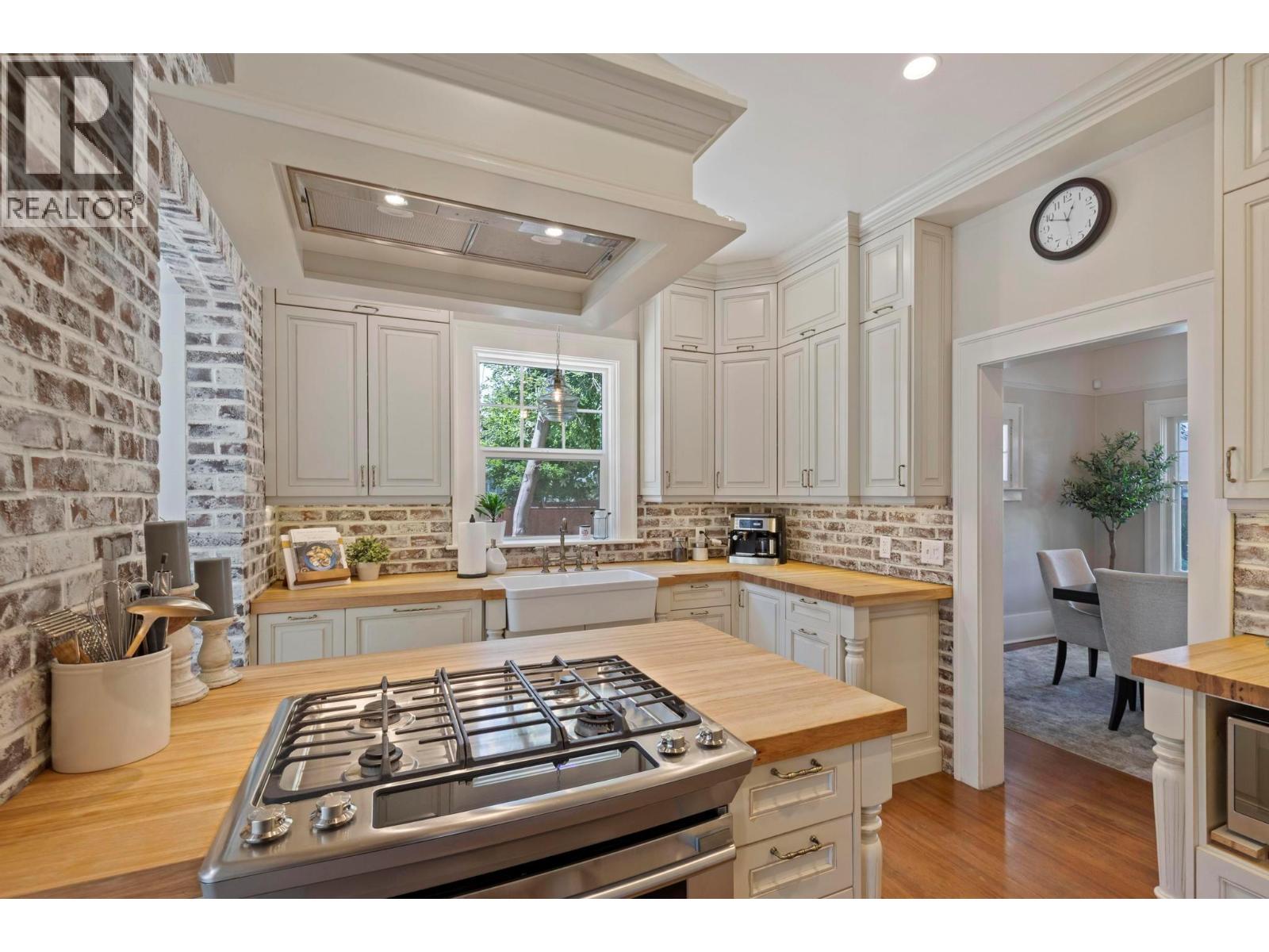  1001 Lawrence Avenue, Kelowna